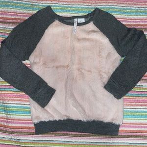 Heart and Crush sz 6/7 faux fur light top